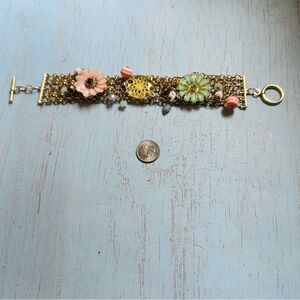 Gold‎ Acrylic Flower Mesh Bracelet